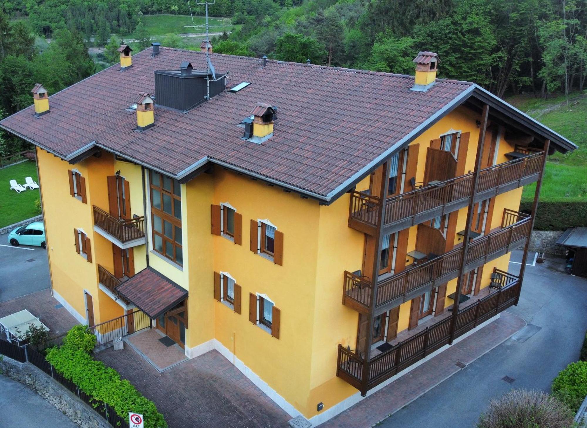 Aparthotel Residenza Arcobaleno Tenno Esterno foto