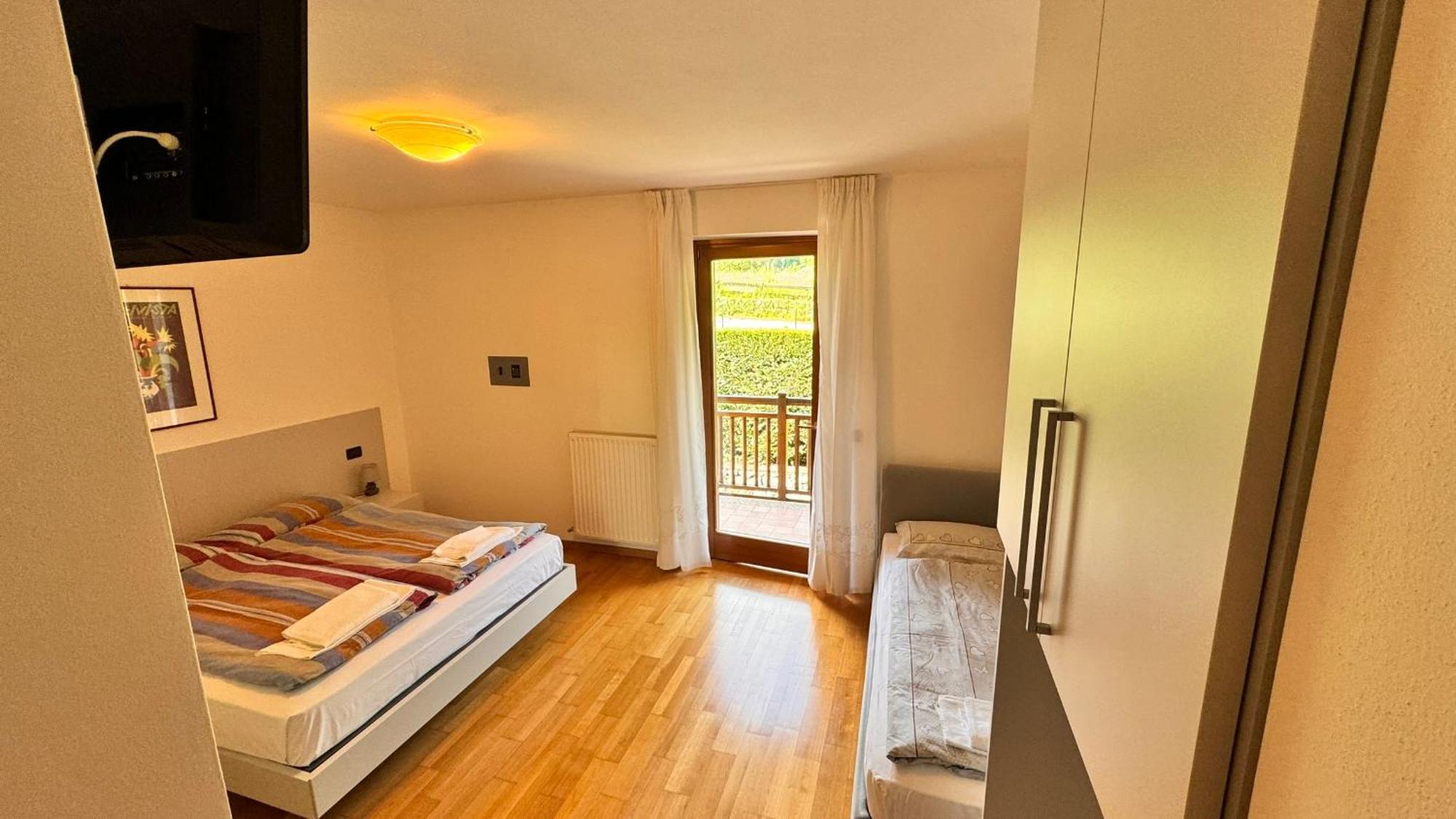 Aparthotel Residenza Arcobaleno Tenno Esterno foto